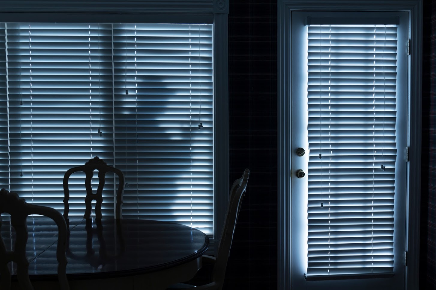 8 Ways You May be Inviting Intruders Into Your Home - EMC Security